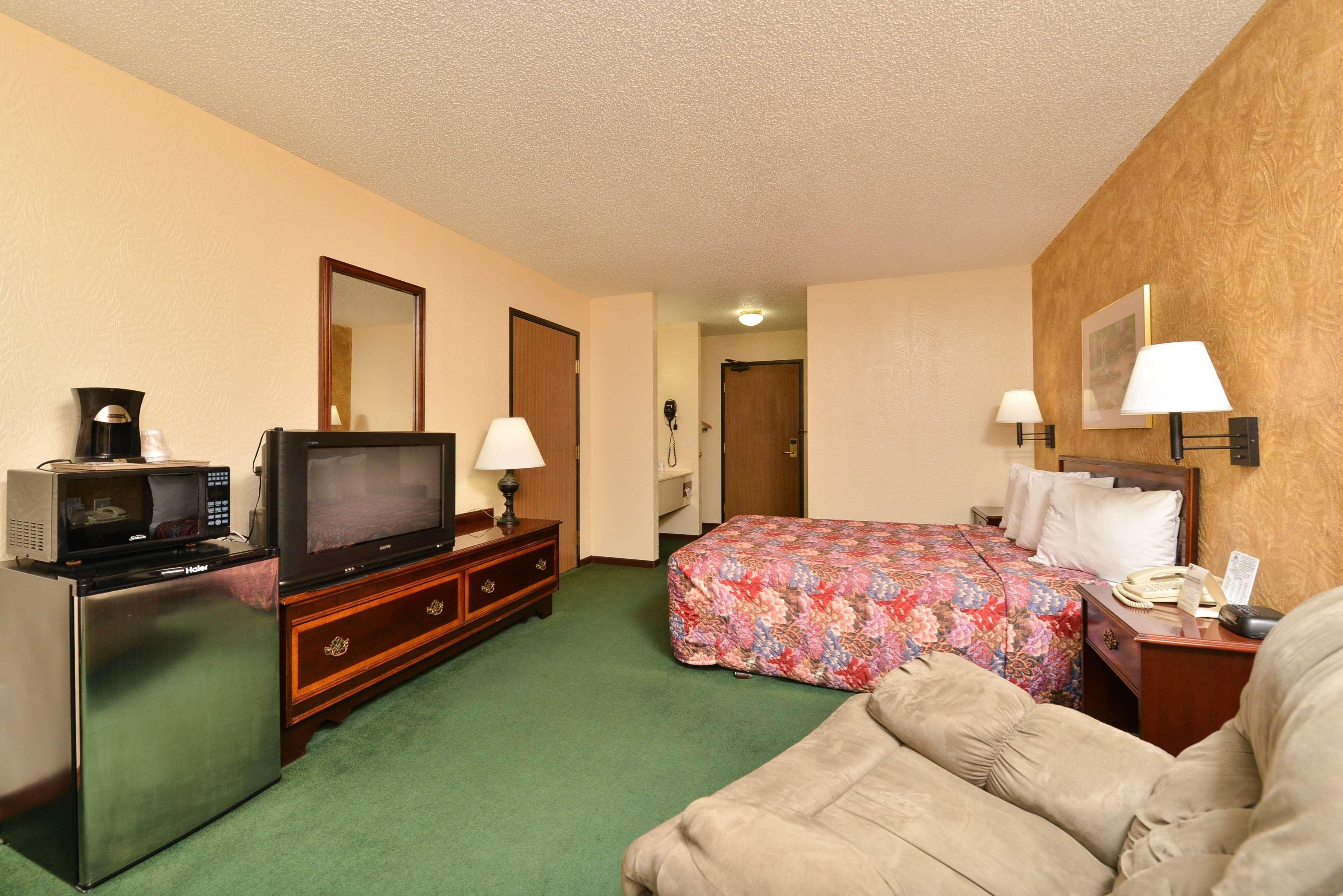 Radisson Hotel Curitiba Dış mekan fotoğraf A typical room at the Best Western