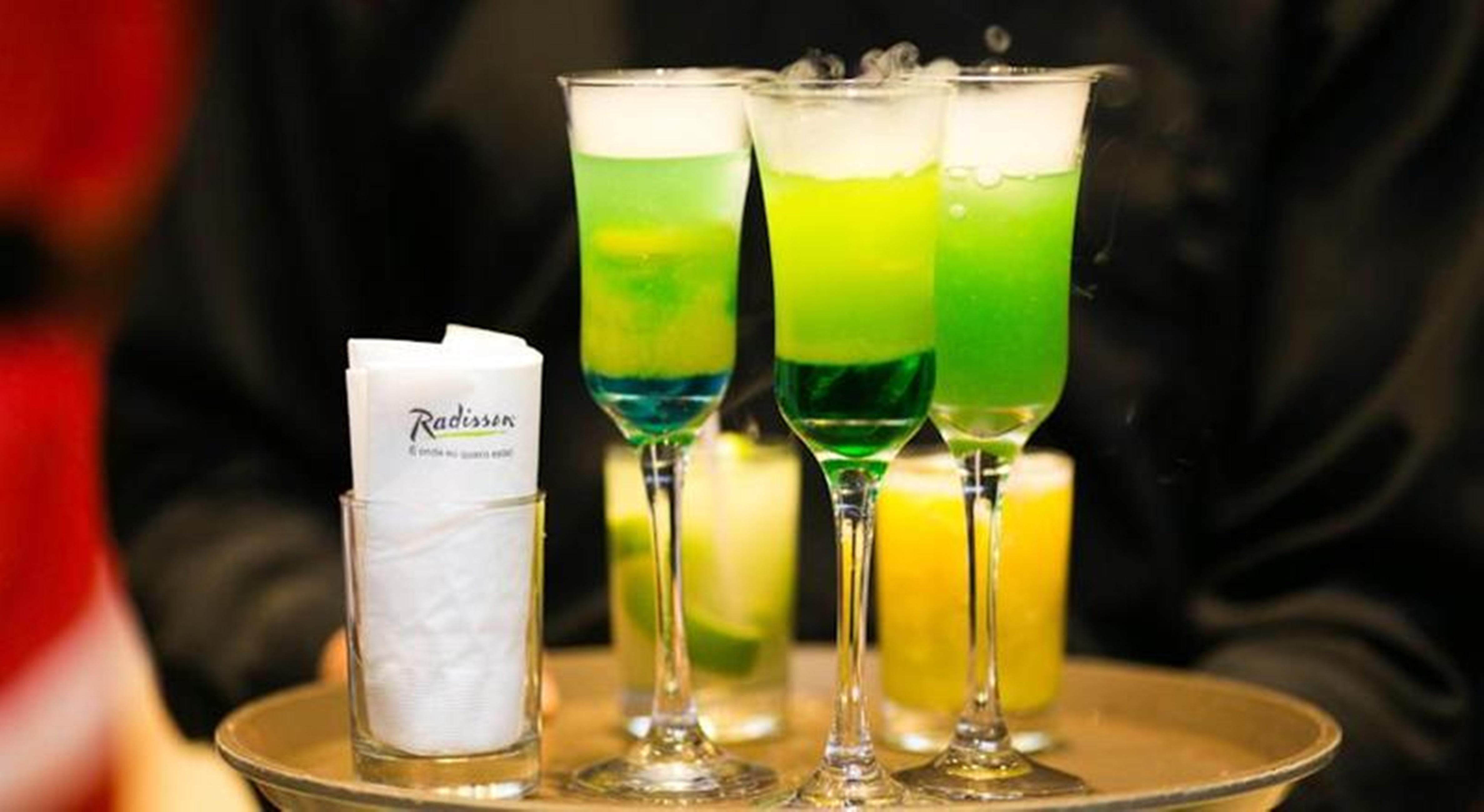 Radisson Hotel Curitiba Dış mekan fotoğraf A selection of cocktails