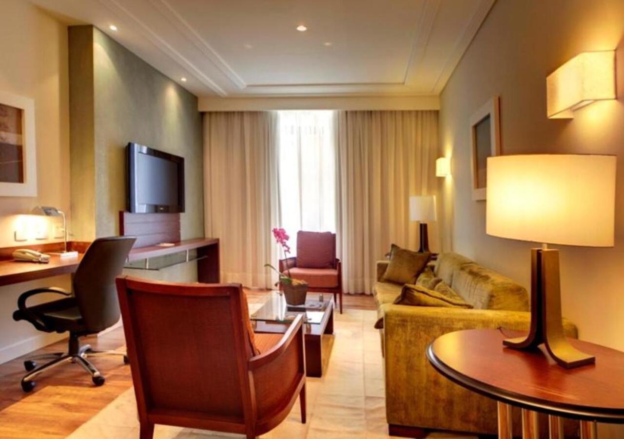 Radisson Hotel Curitiba Dış mekan fotoğraf A suite at the InterContinental